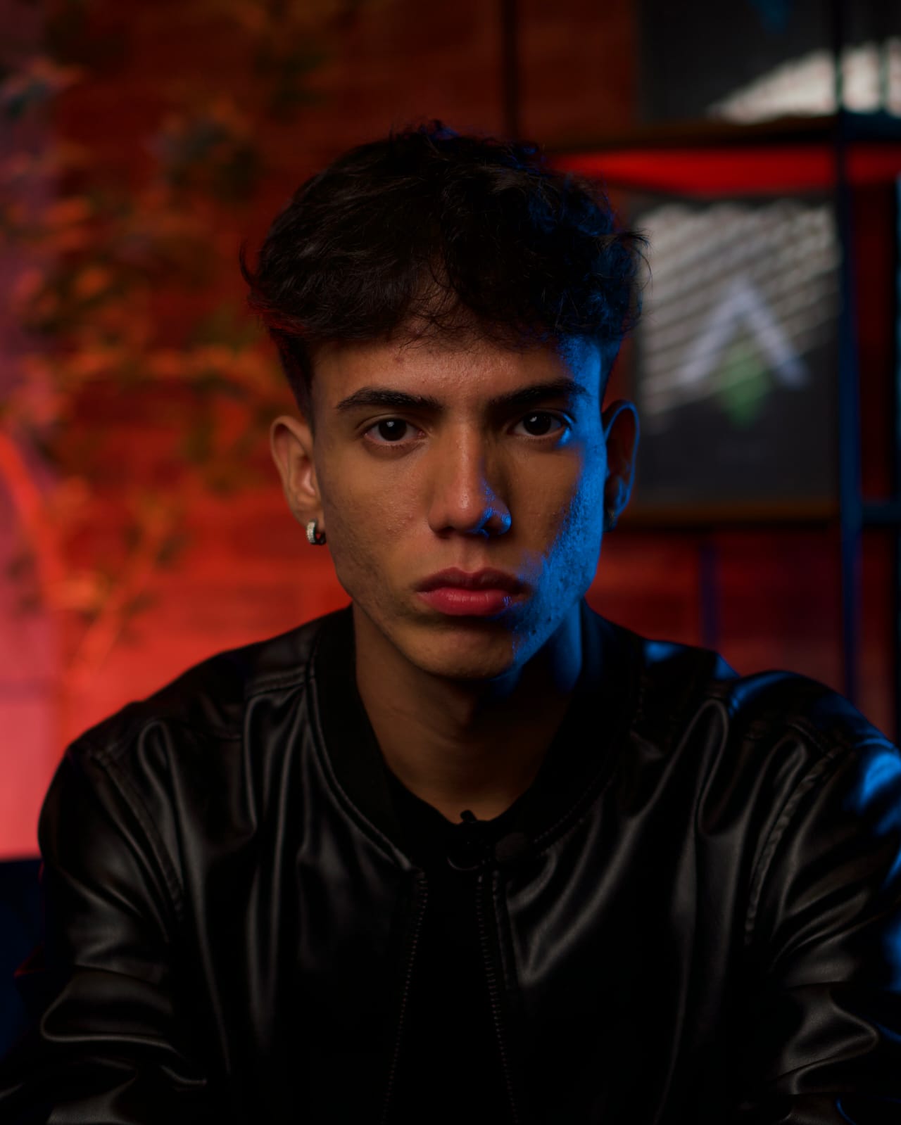 Arthur Santos nos bastidores, palco e estúdio